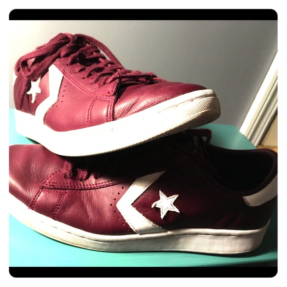 maroon converse one star